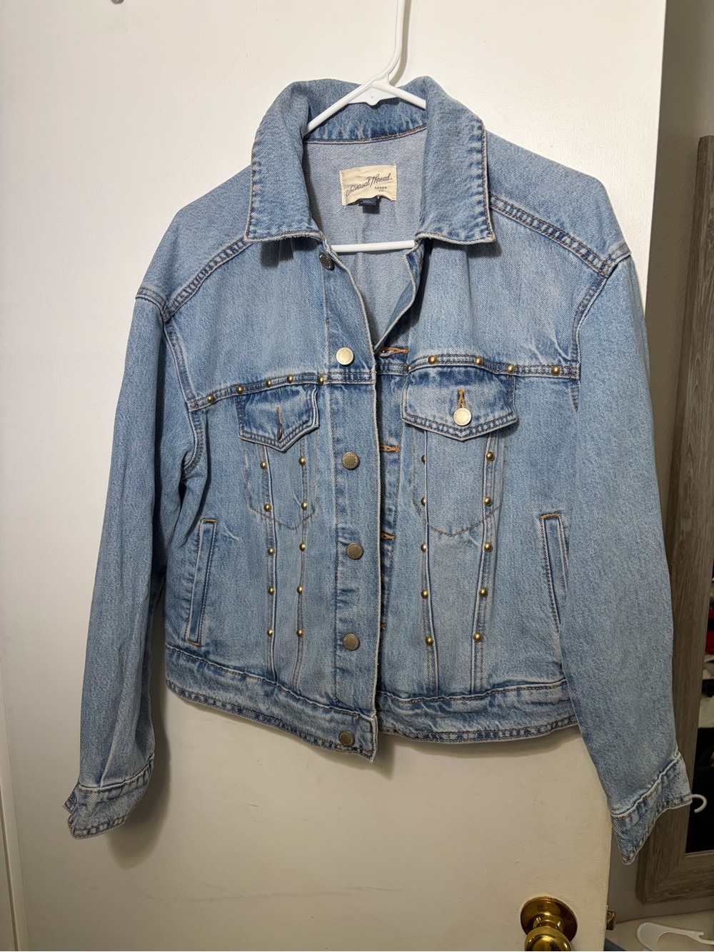 Women’s universal threads denim studded trucker jacket xs